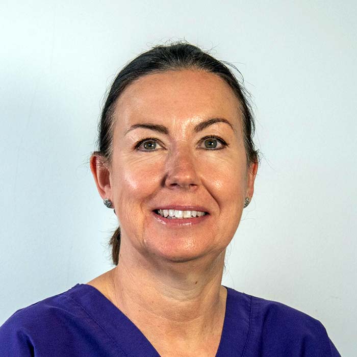 Dental nurse